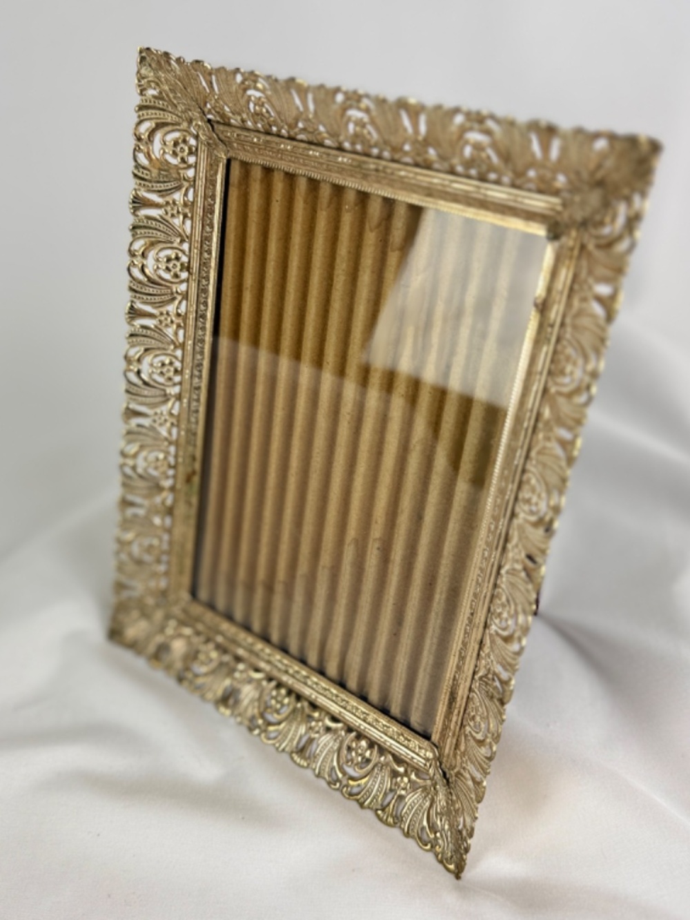 Vintage Filigree Gold Hollywood Regency Photo Frame Easel 8.5 X 6.5 Patina